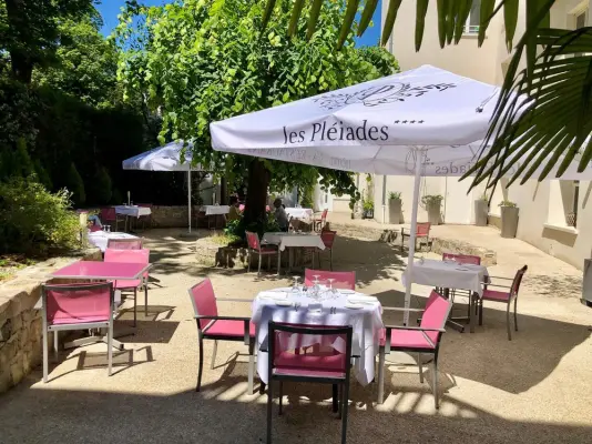 Les Pléiades Hôtel-Spa-Restaurant - Terrasse
