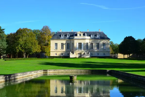 Château la Louvière - Extérieur
