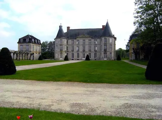 Château d'Hénonville - Extérieur