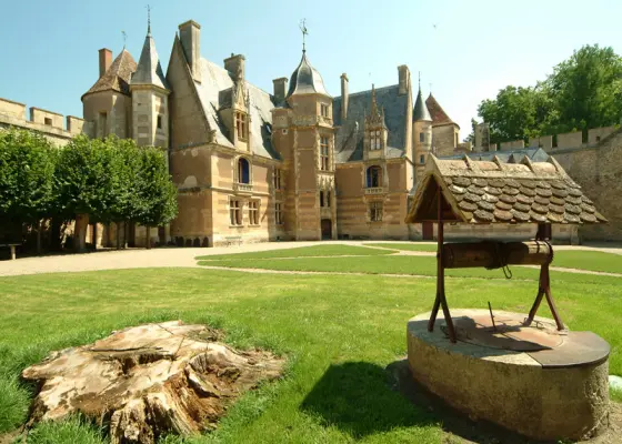 Château d'Ainay-Le-Viel - Lieu de séminaire à Ainay-le-Vieil (18)