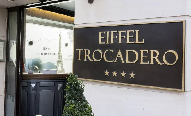 Hôtel Eiffel Trocadero - Enseigne