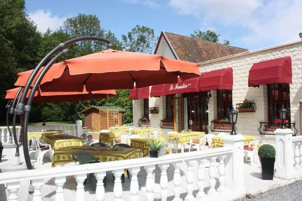 Le Forestier - Terrasse du restaurant