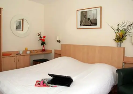 Comfort Hotel Lille-Mons en Baroeul - Hébergement