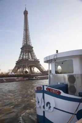 Péniche L'Unic - Tour Eiffel