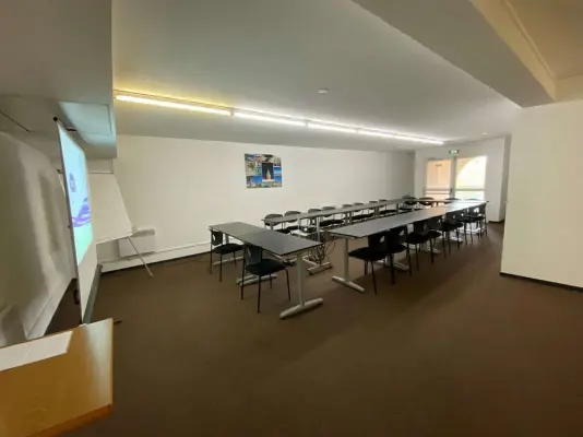 Kyriad Fréjus Centre Saint Rapahaël - Salle de réunion