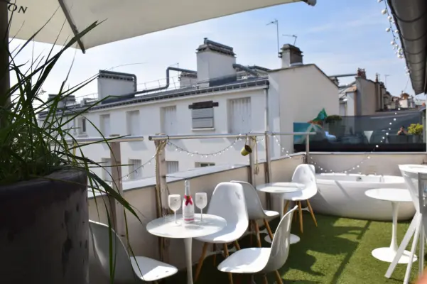 1K Hôtel - Suite Piscine - vue sur les toits de Paris 