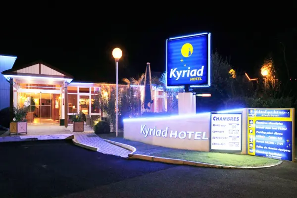 Kyriad Nîmes Ouest - hôtel 3 étoiles séminaires nîmes