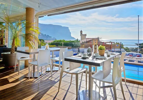 Best Western Plus Hôtel La Rade - Restaurant vue sur mer