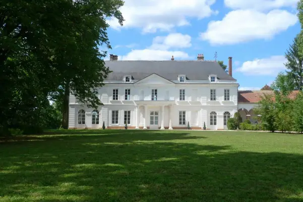 Château de Monfort Montigny-la-Resle - Extérieur du lieu