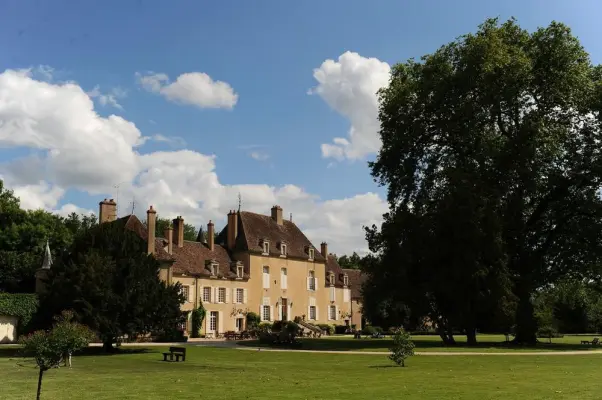 Chateau de Vault de Lugny - Lieu de séminaire à Vault-de-Lugny (89)