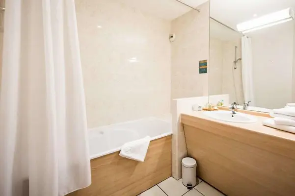 Quality Hotel Pau Centre - Salle de bain
