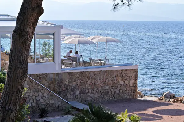 Hotel Dolce Vita - terrasse face à la mer