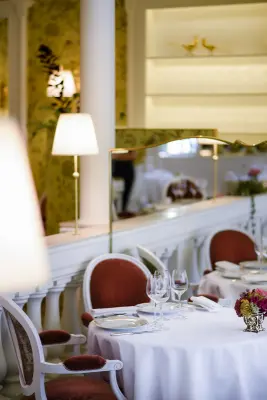 Restaurant Lasserre - Table