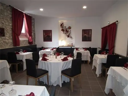 La Petite Auberge - Salle restaurant