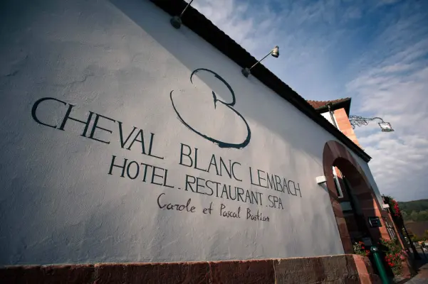 Cheval Blanc Lembach - Façade