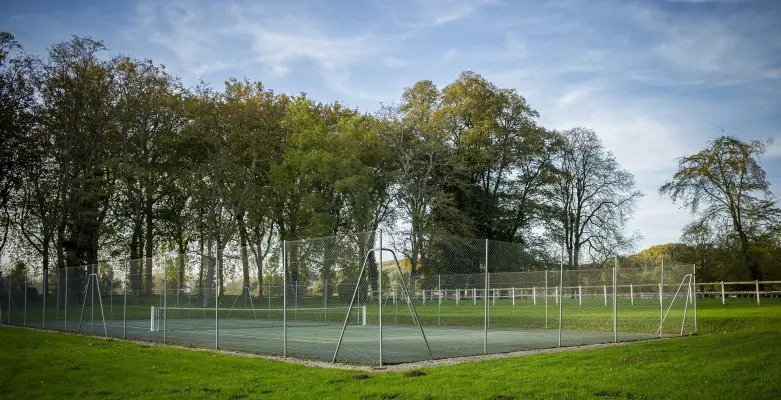 Château de Courcelles - Terrain de tennis
