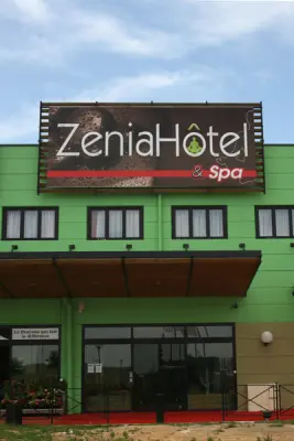 Zenia Hôtel et Spa - Façade