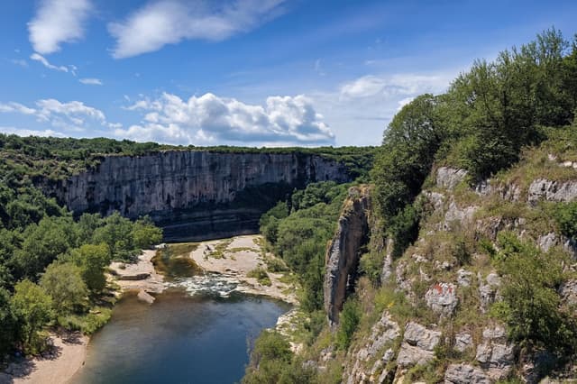 Descente de l'ardeche en canoe kayak site classé - Sanilhac (07)