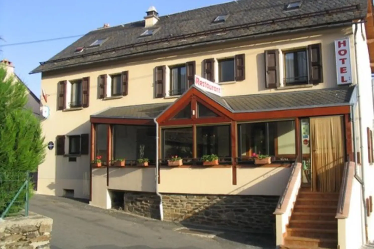 Hôtel Restaurant Vergnet - Les Hermaux (Lozère)