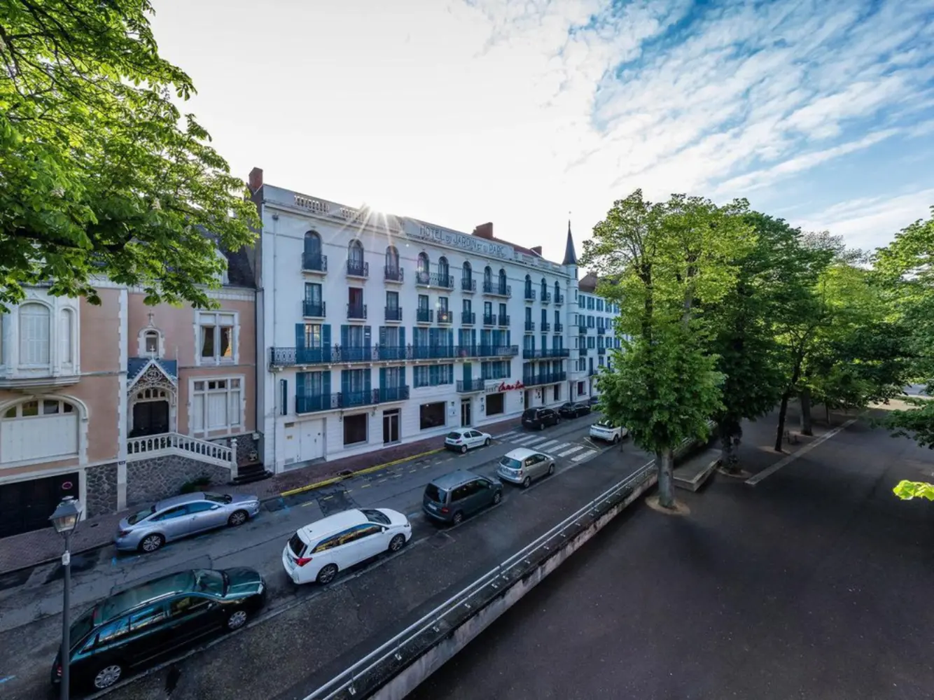 Noemys Néris Les Bains Hôtel restaurant - Néris-lès-Bains (Allier)