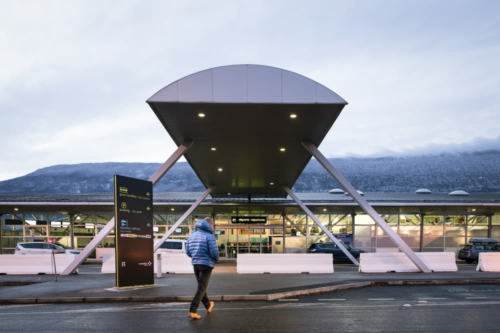 Aéroport Chambéry Savoie Mont Blanc - Viviers-du-Lac (Savoie)