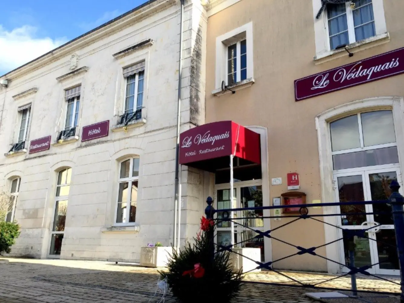 Hôtel Restaurant Le Védaquais - Vaas (Sarthe)