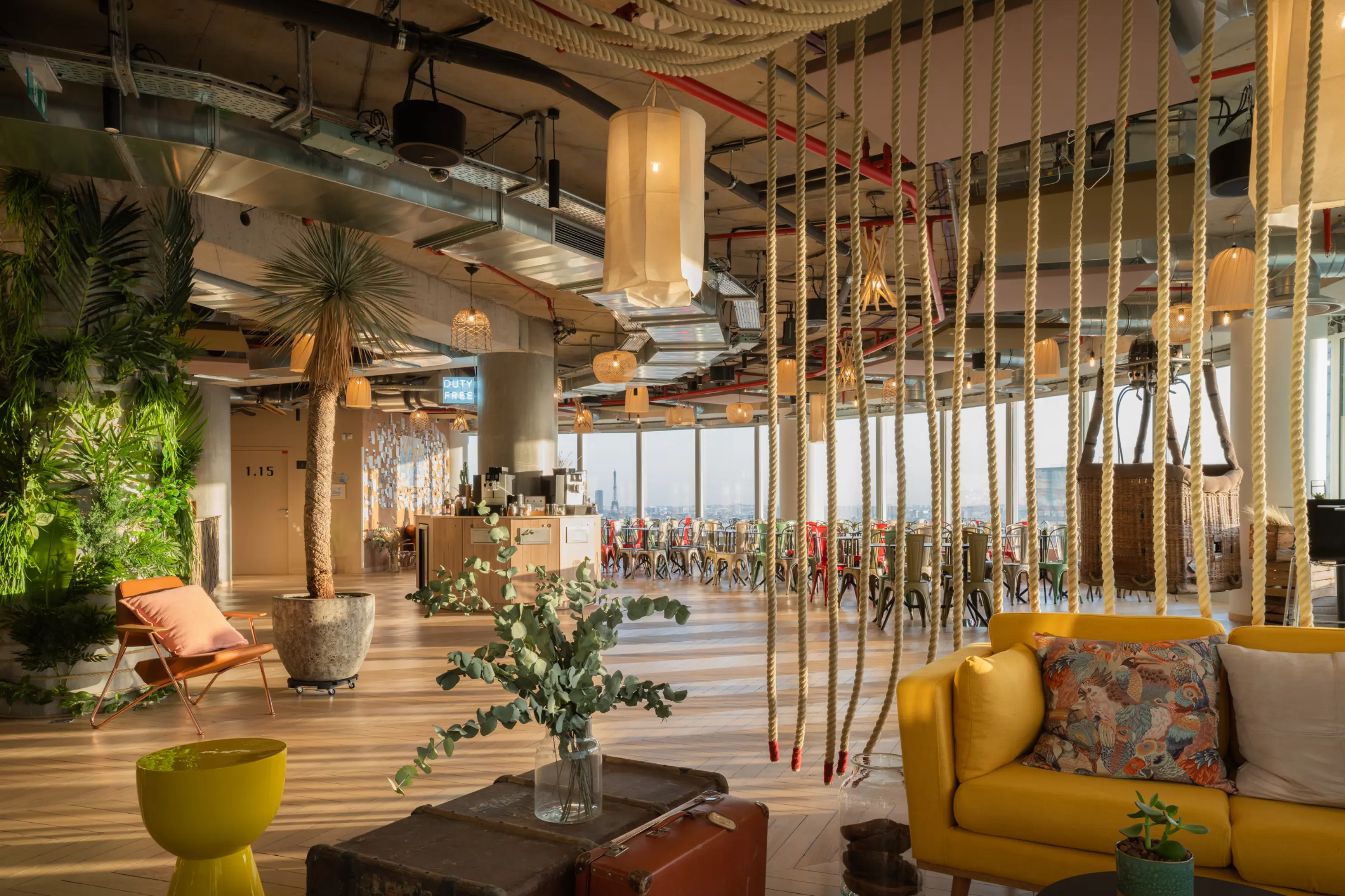 Comet La Défense - Courbevoie (Hauts-de-Seine)