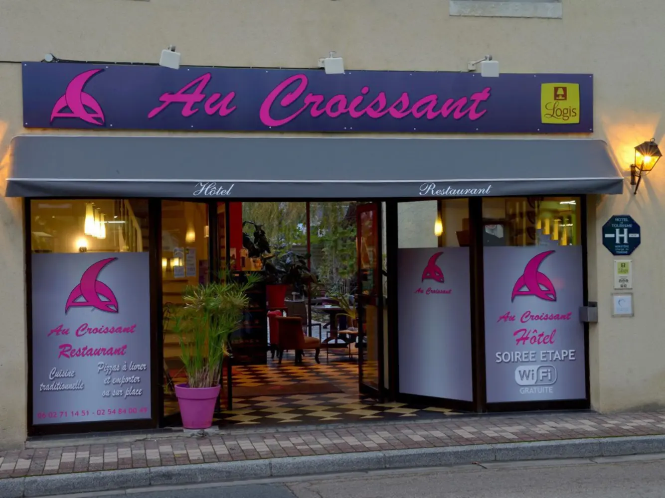 Au Croissant -  (null)