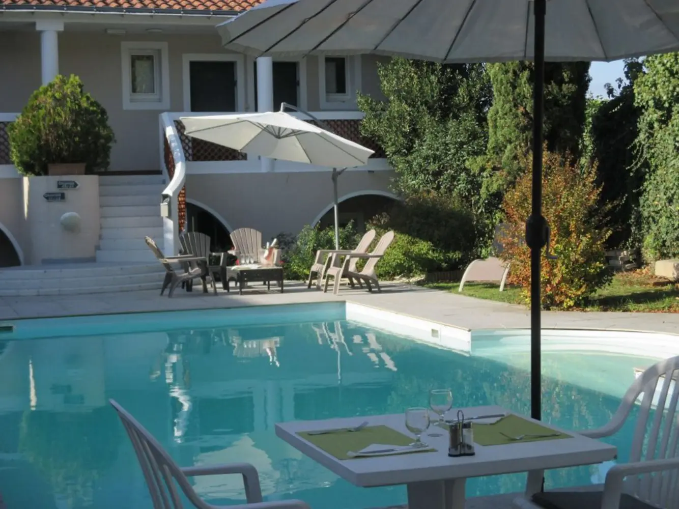 Hôtel Restaurant Les Voyageurs - Montaigu (Vendée)