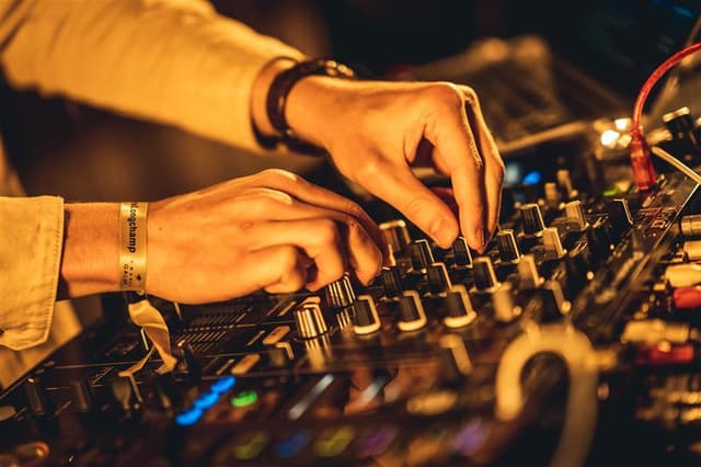 DJ et Groupe de musique - Paris (75)