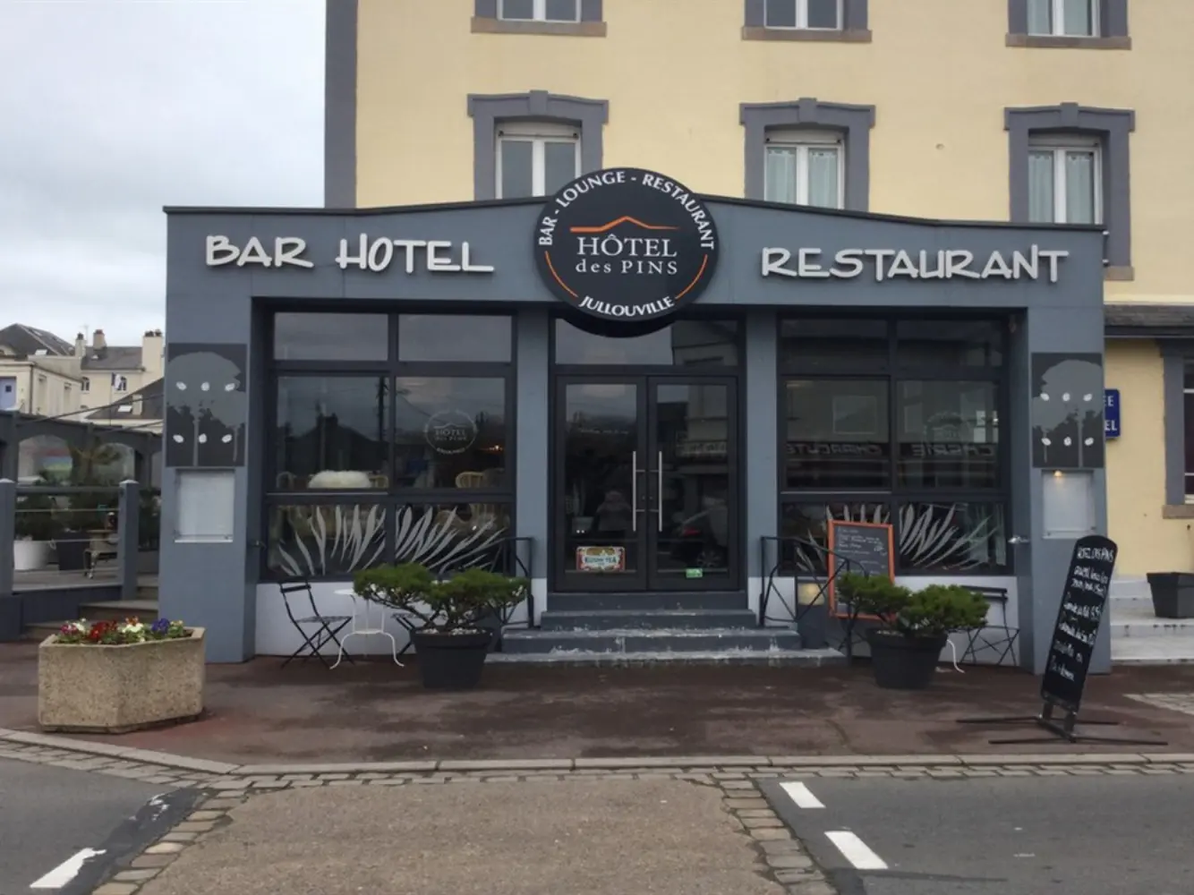 Hôtel des Pins - Jullouville (Manche)