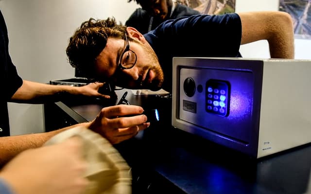 Le colis mystérieux (escape game mobile) - Bordeaux (33)