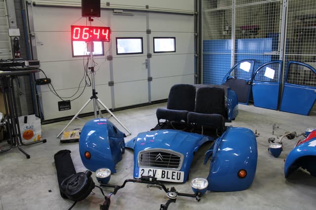 Mécano 2CV - MONTREUIL (93)