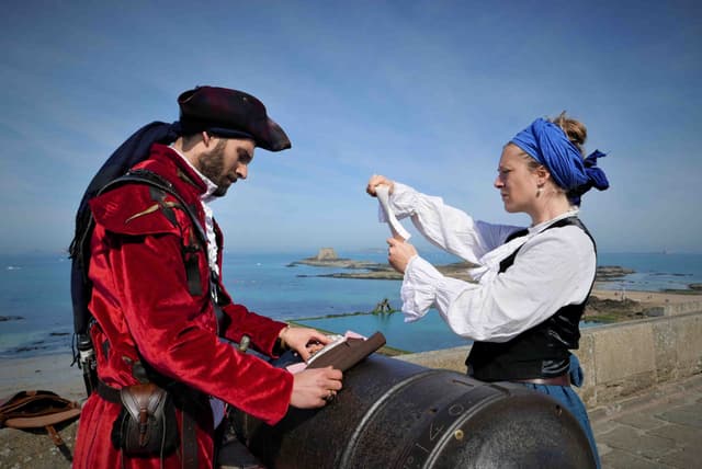 Escape Tour - DINARD (35)