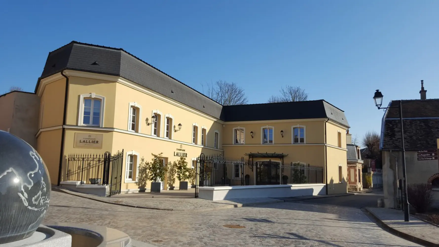 La Maison Française - AIX-EN-PROVENCE (Bouches-du-Rhône)