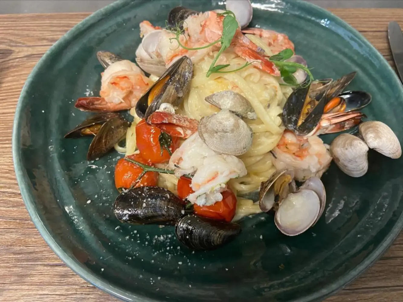 La Bonne Table - CLICHY (Hauts-de-Seine)