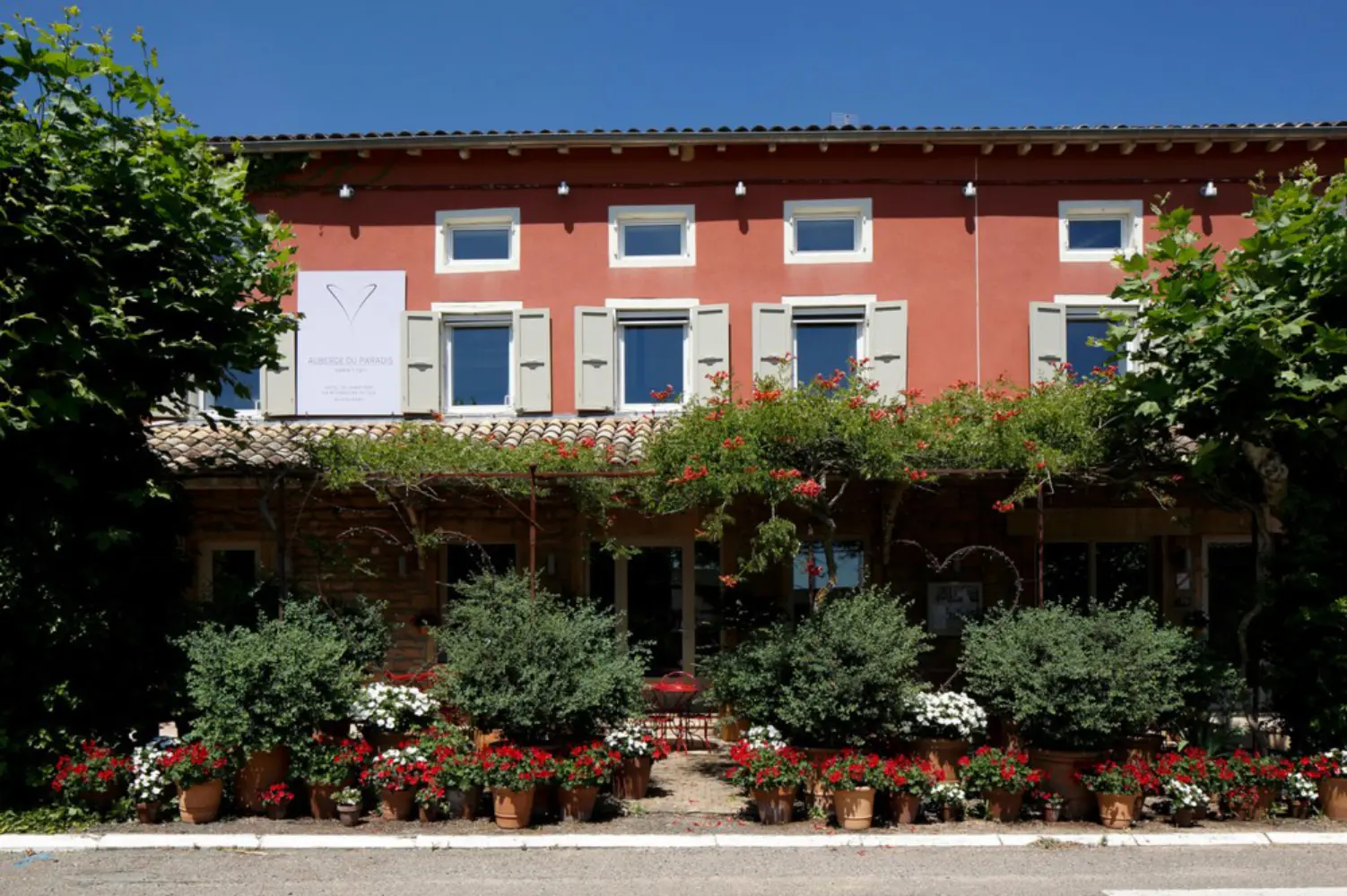 Auberge du Paradis - SAINT-AMOUR-BELLEVUE (Saône-et-Loire)