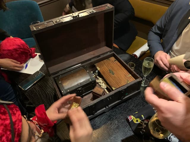 S-CAPE BOX, Mission Caraïbes - PARIS (75)