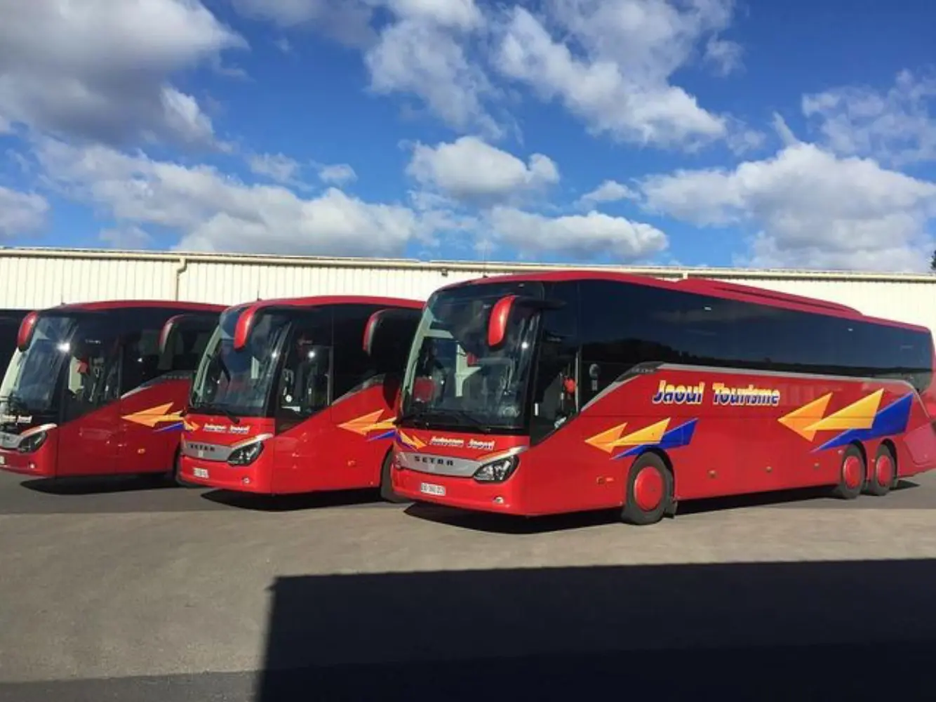 Autocars Jaoul - SAINT-MATHIEU-DE-TREVIERS (Hérault)