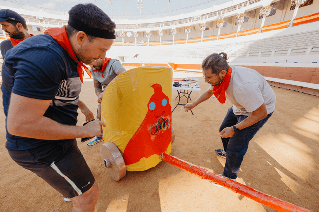 Spartacus - Char en carton - PARIS (Paris)