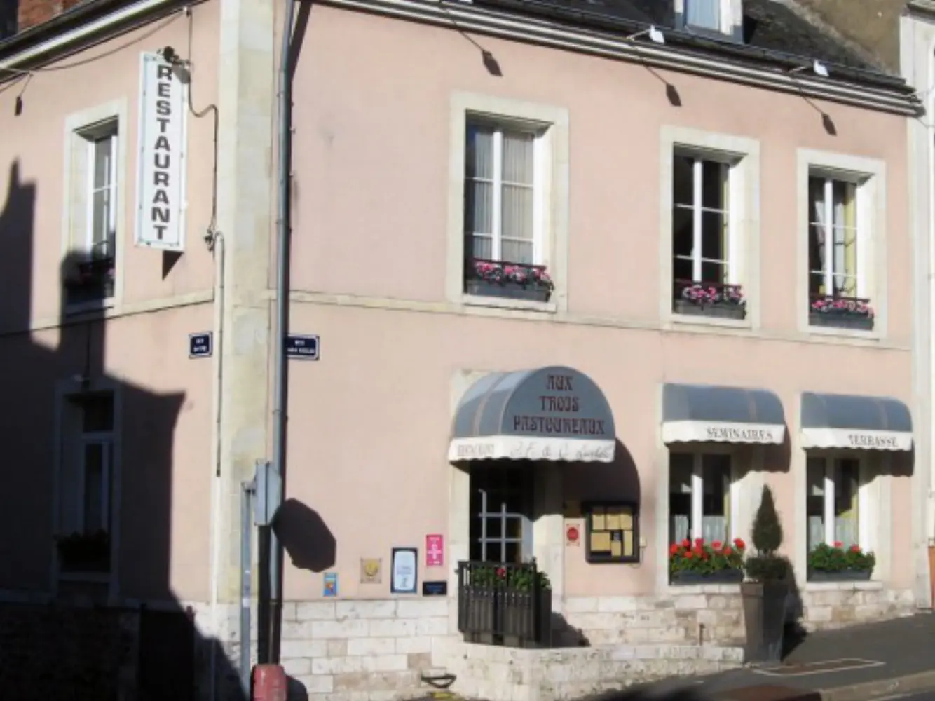 Aux Trois Pastoureaux - CHATEAUDUN (Eure-et-Loir)
