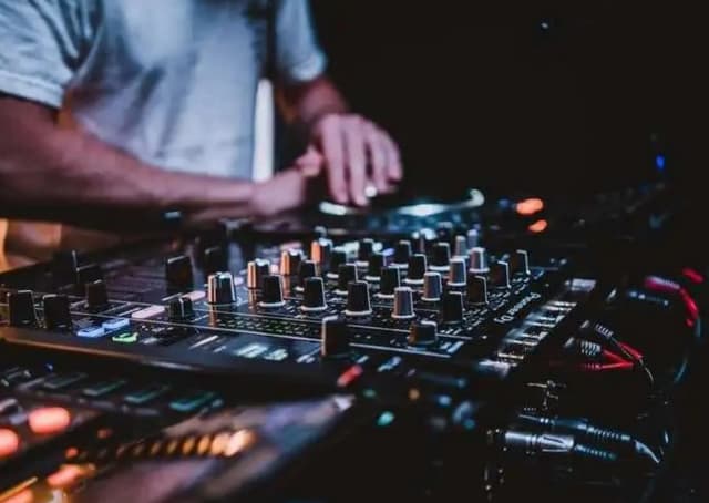 DJ soirée dansante - Sablonnières (77)