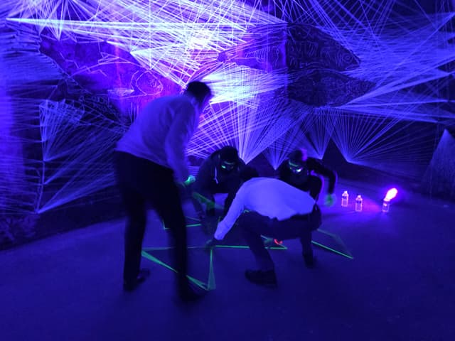 Fluo Game : Un Team Building Lumineux et Plein d'Énergie - LA JAILLE-YVON (49)