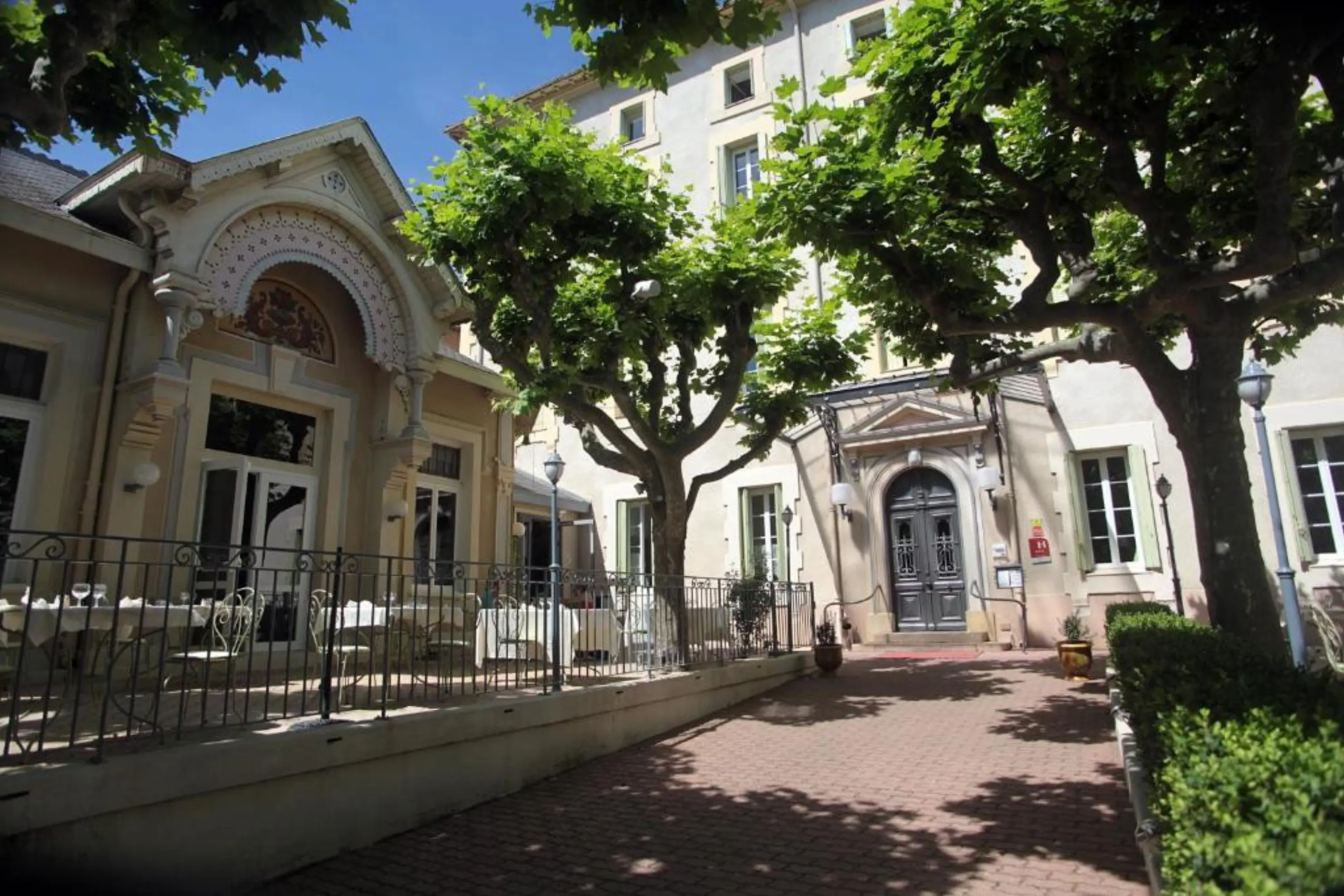 Hôtel des Thermes - LAMALOU-LES-BAINS (Hérault)