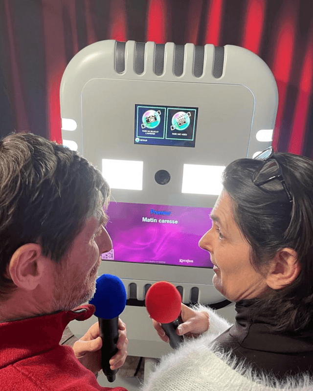 Borne photo karaoké : Une exclusivité mondiale - VERNOUILLET (78)