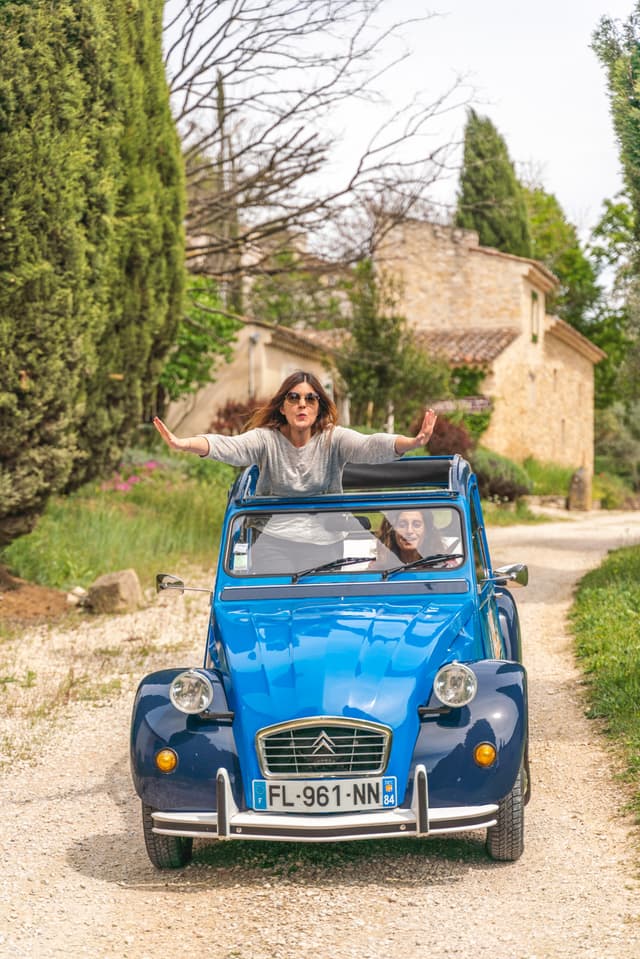 Jeu de piste en 2cv - LA BASTIDE-DES-JOURDANS (84)