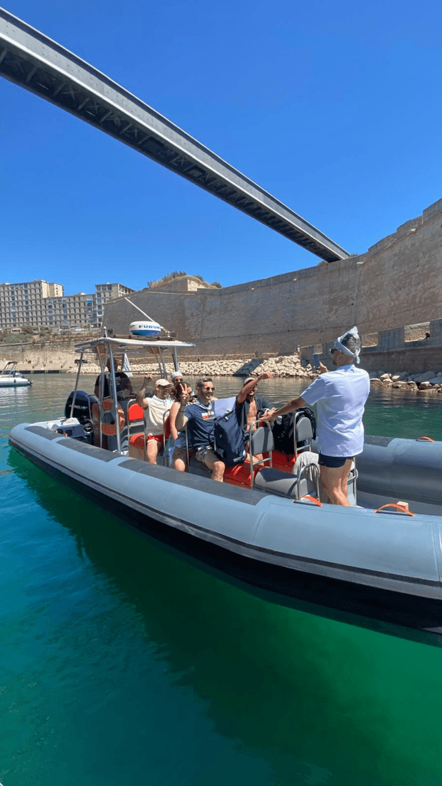 Team Building en mer : un défi au cœur des trésors marins - MARSEILLE 9E ARRONDISSEMENT (Bouches-du-Rhône)