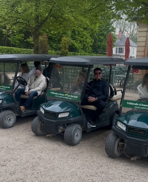 Image de l'activité Devenir un Courtisan de Marie-Antoinette en Voiturette électrique - Jeu de piste dans le parc de Versailles
