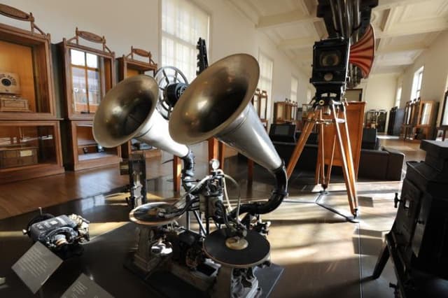 Enquête scientifique au Musée des Arts et Métiers - Paris (75)