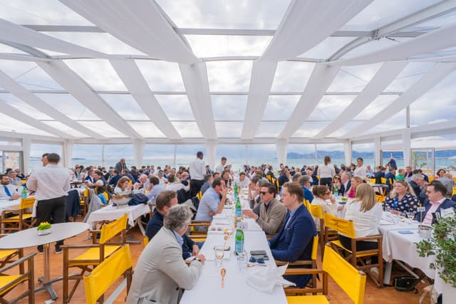 Déjeuner ou diner d'entreprise - CANNES (Alpes-Maritimes)